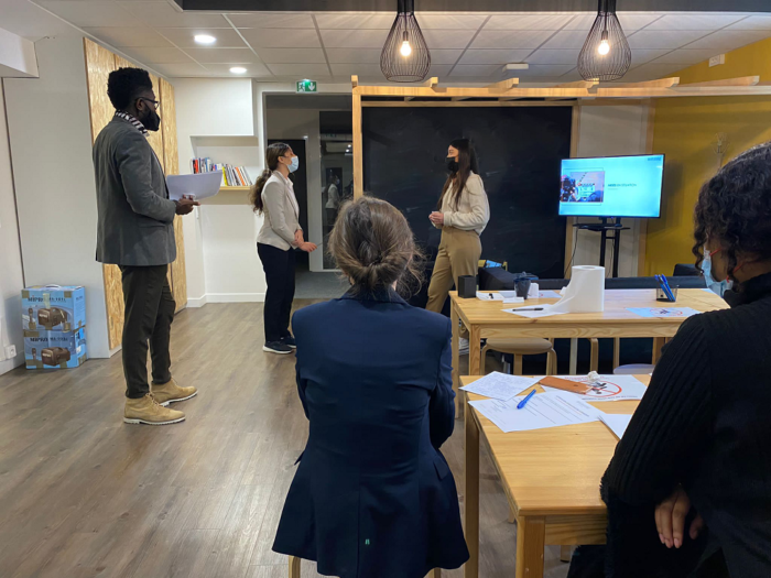 Formation en présentiel dans notre agence hôtesse d'accueil - Formation ...