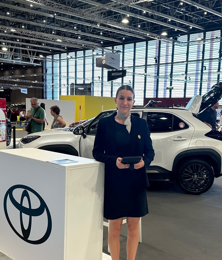 Hôtes et hôtesses évènementiel Salon de l’Automobile de Lyon (1)